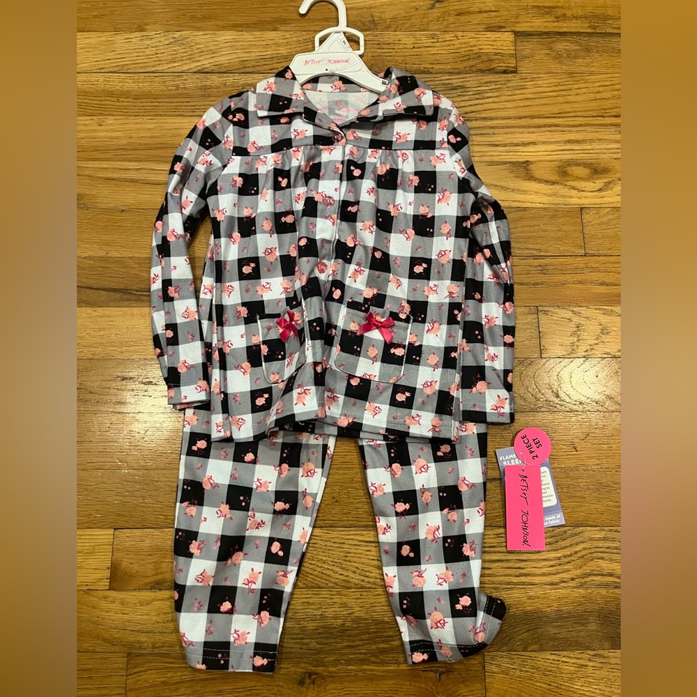Betsey Johnson NWT cozy toddler pjs 🖤💖